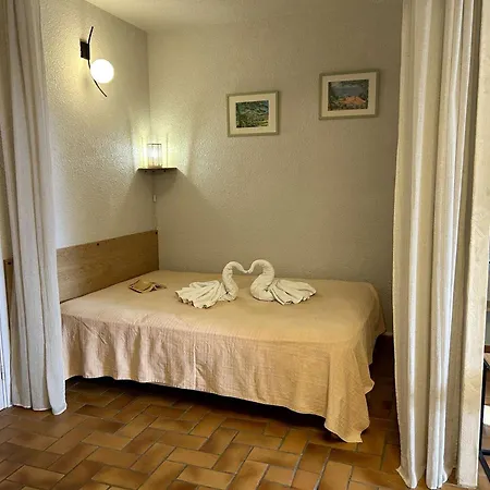 Apartmán Avec Piscine Et Parking - 4 Pers. - Fr-1-226a-214