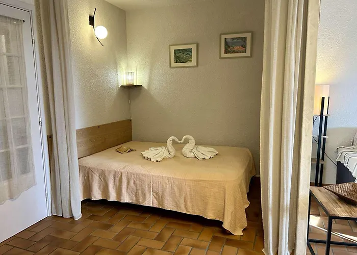 Apartmán Avec Piscine Et Parking - 4 Pers. - Fr-1-226a-214